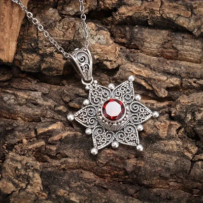 Jessindra Carmalyth Necklace