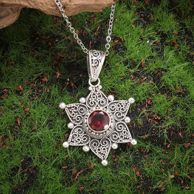 Jessindra Carmalyth Necklace