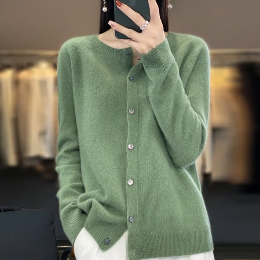 Christine - Cozy Button-Up Cardigan